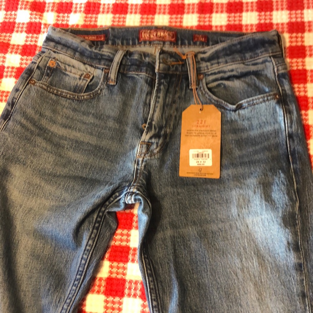 New; with tags Men’s Lucky Brand Jeans